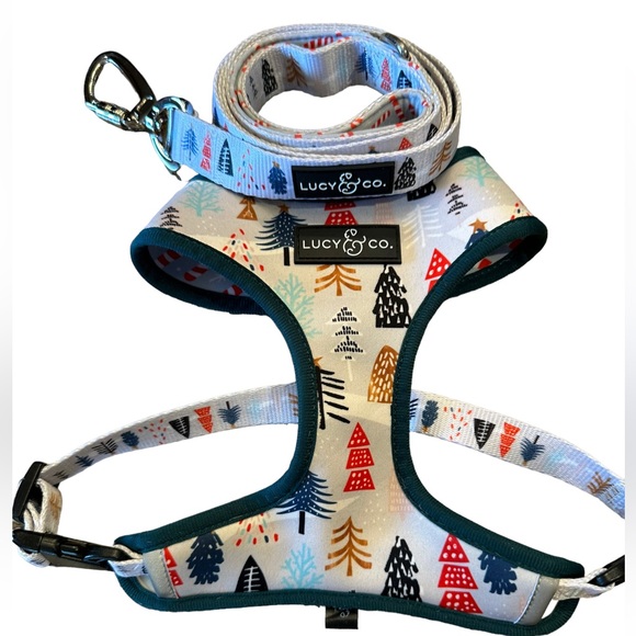 Lucy & Co Other - Lucy & Co Size Medium Christmas Halter and Leash with Trees and Candy Canes